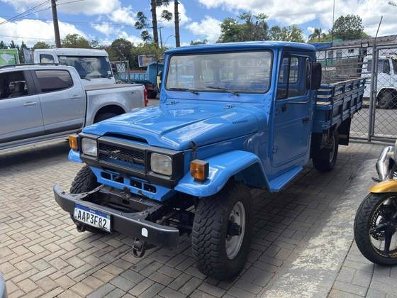 TOYOTA BANDEIRANTE 4.0 OJ50LV-B 4X4 CHASSI LONGO DIESEL 2P MANUAL